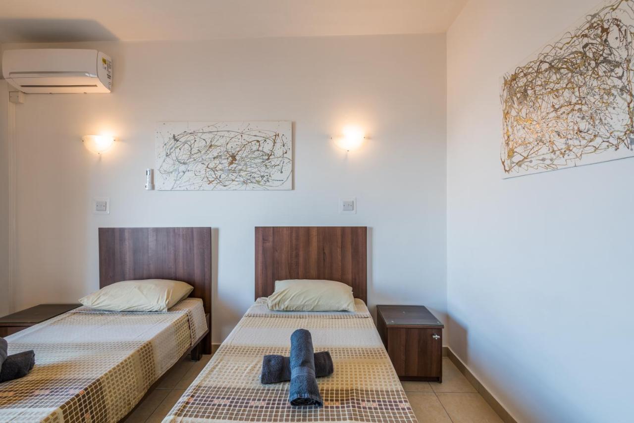 Seashells Apartments With Terrace, Just Off The Seafront In Bugibba - By Getawaysmalta 圣保罗湾城 外观 照片